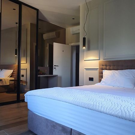 Dora Rooms And Studios Sutivan Bagian luar foto