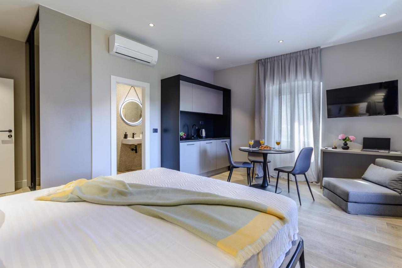 Dora Rooms And Studios Sutivan Bagian luar foto