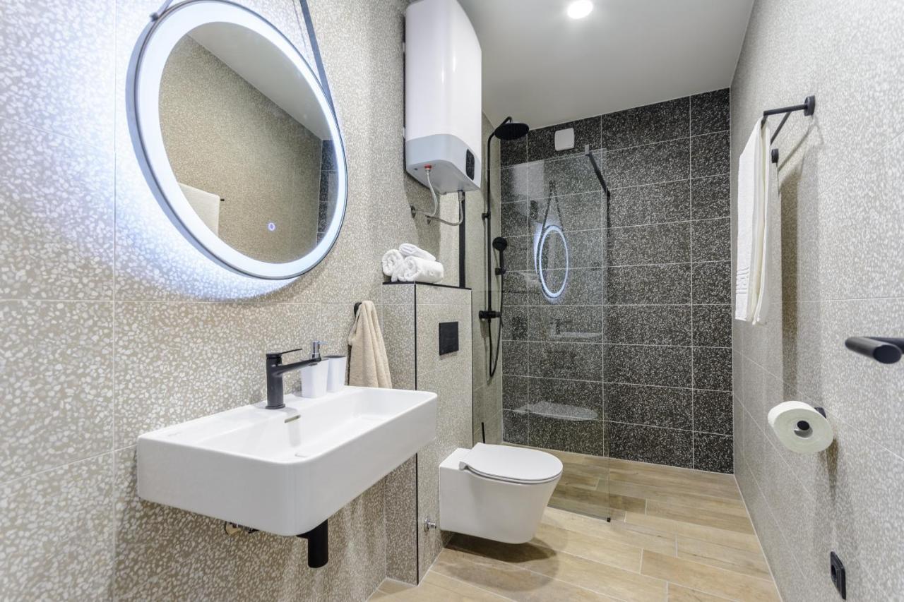 Dora Rooms And Studios Sutivan Bagian luar foto