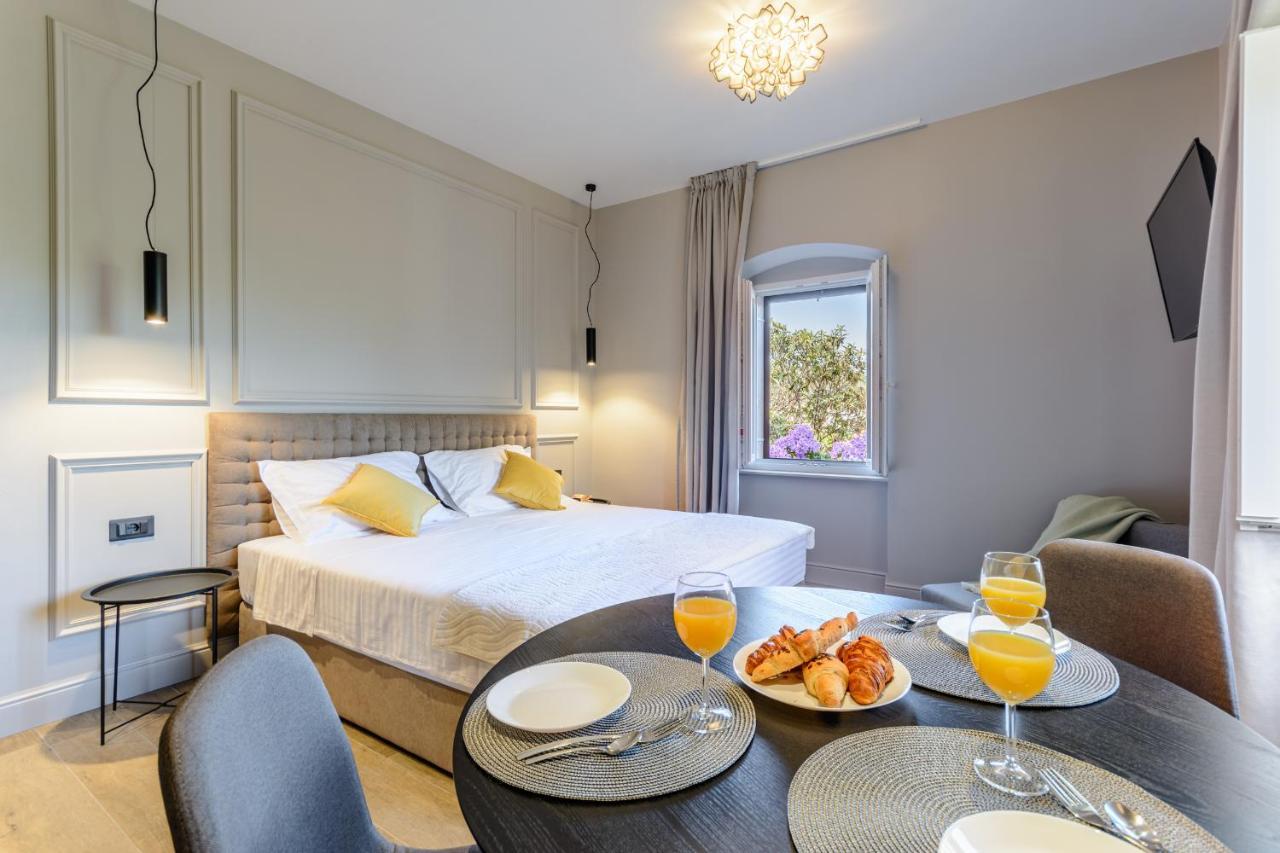 Dora Rooms And Studios Sutivan Bagian luar foto