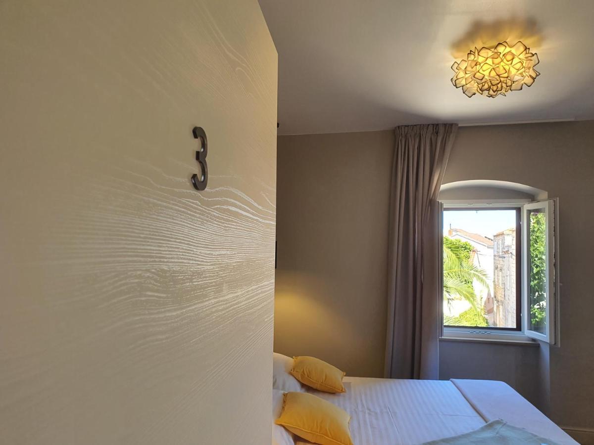 Dora Rooms And Studios Sutivan Bagian luar foto